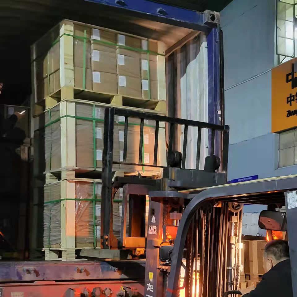 Tải vào ban đêm là để cho phép khách hàng nhận được sản phẩm mong muốn càng s...