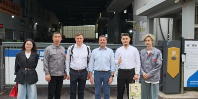 Khách hàng châu Âu đến thăm Aotian để kiểm tra và trao đổi
