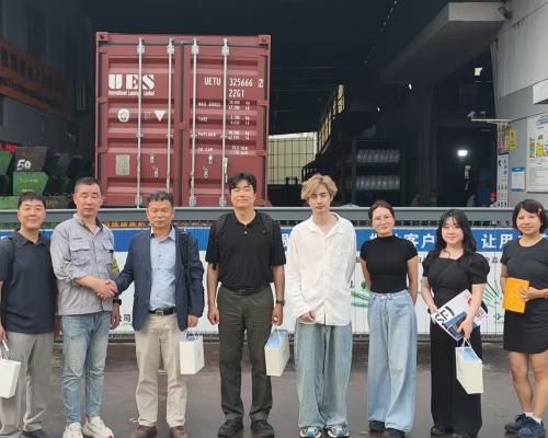 Phái đoàn khách hàng Hàn Quốc đến thăm Aotian để kiểm tra và trao đổi